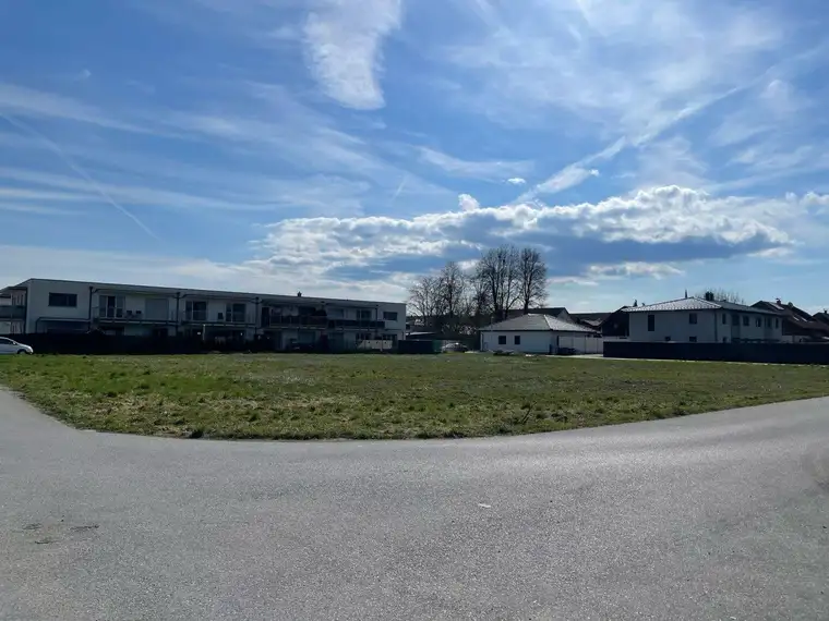 Bauträgergrundstück mit Entwicklungspotenzial in Mattighofen