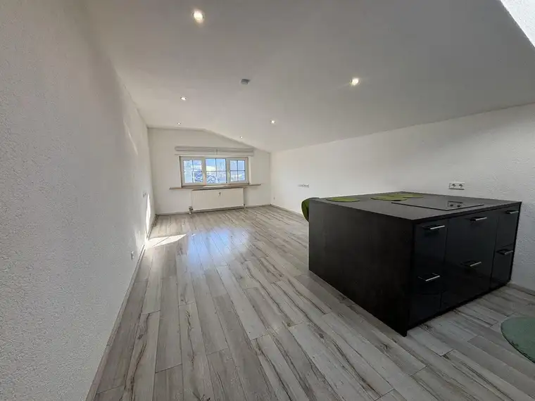 4-Zimmer DG Wohnung in Henndorf mit 2 PP und 2 Kellern