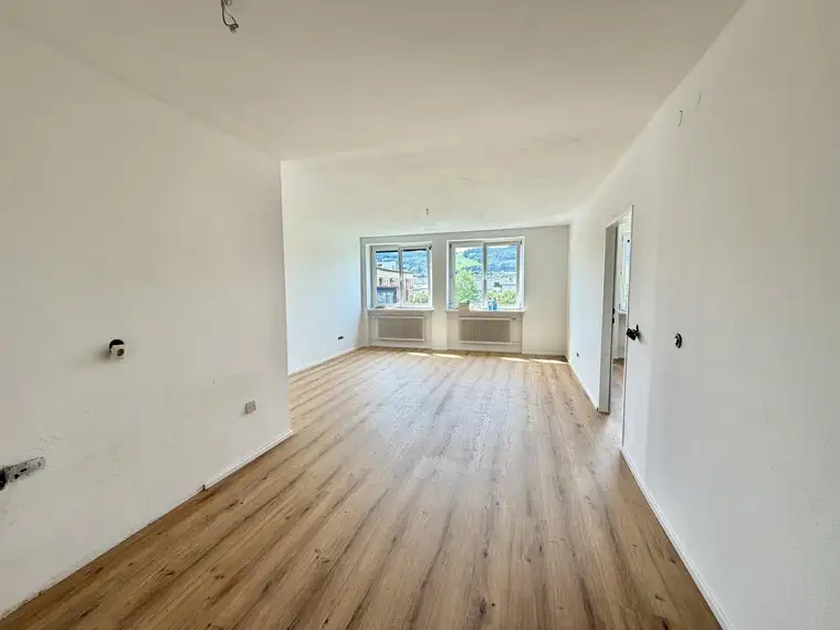 Modern, renovierte 2-Zimmer-Wohnung mit Grünblick