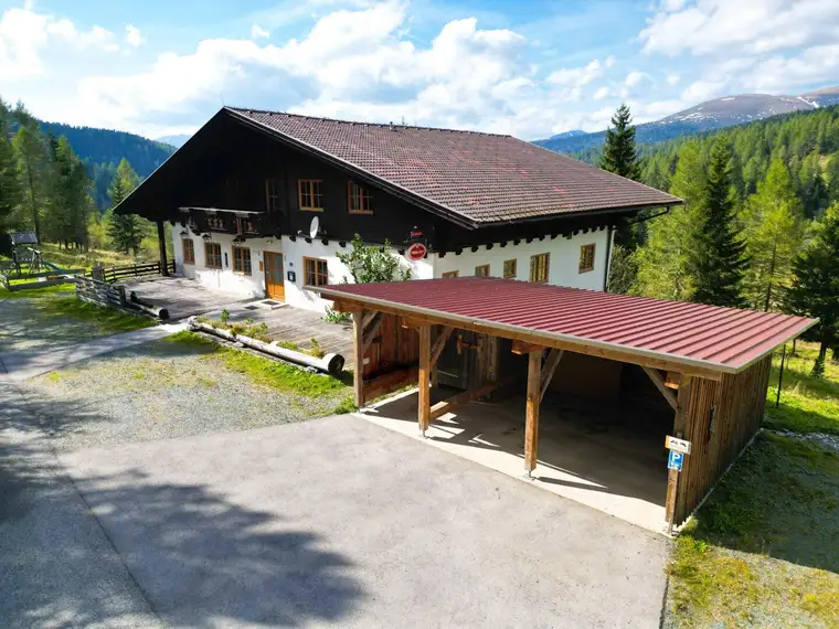 Top-Lage in den Nockbergen: Idyllischer Gasthof auf 1.580 Metern in Kärntens vielseitigem Erholungs- und Skigebiet