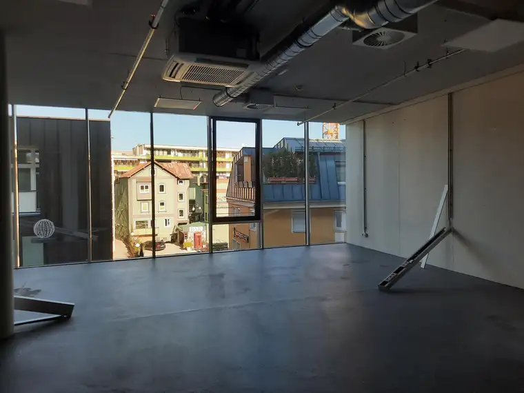 Helles Stadtbüro im Zentrum von Kufstein