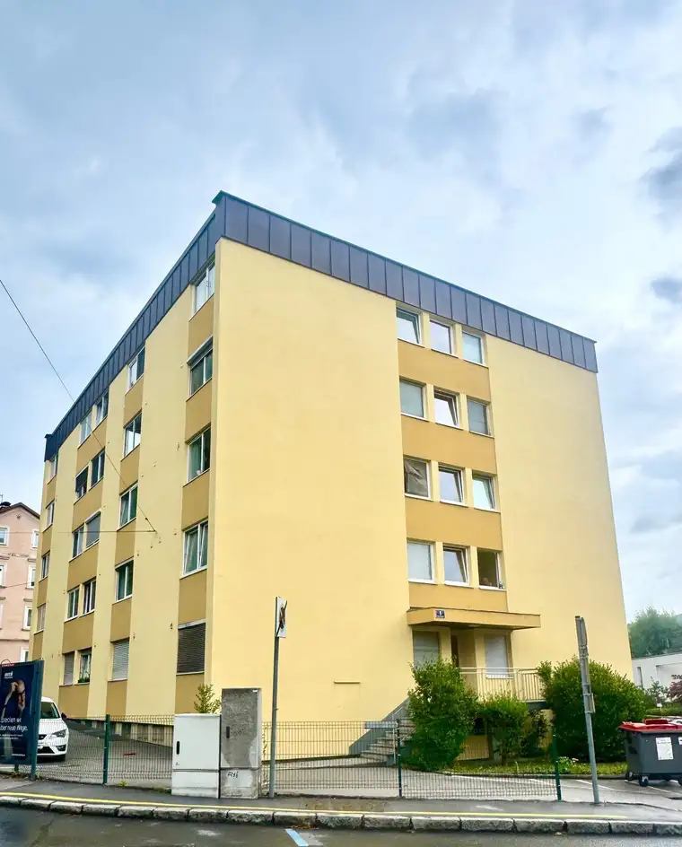 Traumhafte, generalsanierte Garçonnière in Salzburg-Parsch – Lift, ruhige Hoflage &amp; Untersbergblick