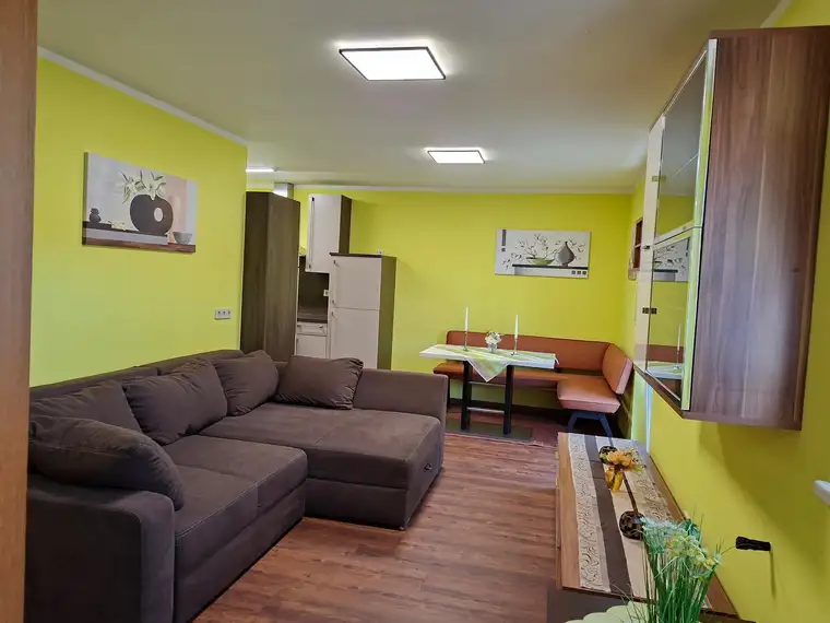 Zentral gelegene Wohnung mit Balkon und PKW-Abstellplatz