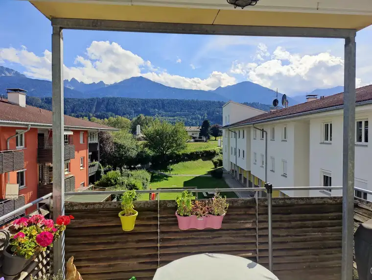 Helle Dreizimmerwohnung mit herrlicher Aussicht inkl. Tiefgaragenplatz