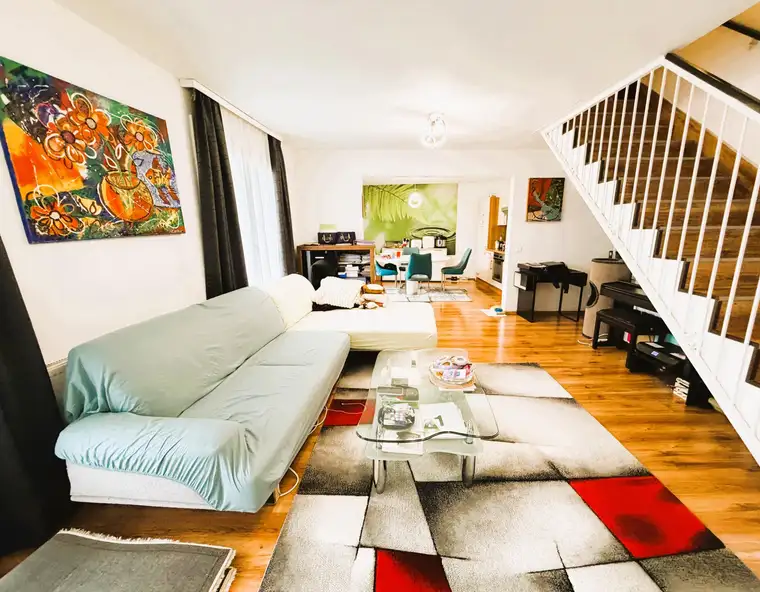 Schöne klimatisierte 4-Zimmer-Maisonettenwohnung mit Balkon, Dachterrasen &amp; Sauna