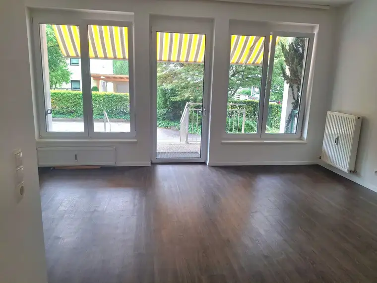 Neu renoviert 3 Zimmerwohnung