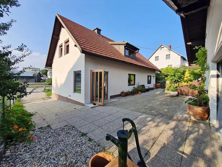 Hochwertig saniertes Einfamilienhaus mit großem Garten und Nebengebäude in Klagenfurt Viktring, Verkauf von privat ohne Maklergebühr