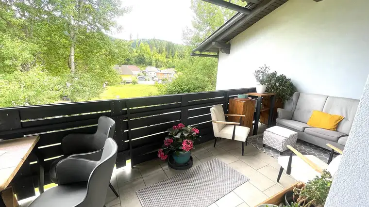 Direkt vom Eigentümer stilvolle Wohnung mit XL-Balkon, nähe Viktring/ Klagenfurt zu verkaufen