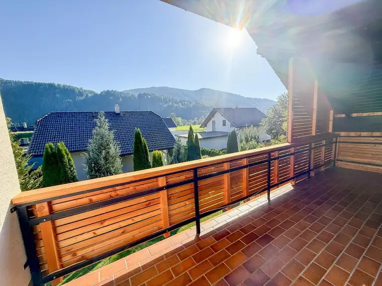 Ruhig gelegene Mietwohnung mit südseitigem überdachtem Balkon!