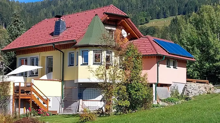 Stilvolles Wohn- und Ferienhaus im Garage und Panoramaterrasse!