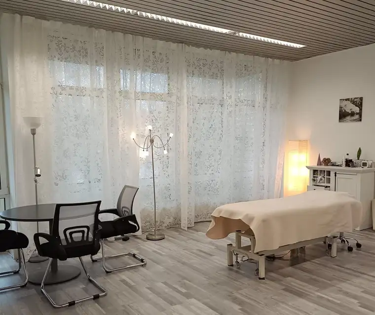 Praxisraum € 105 im Monat für einen Tag pro Woche