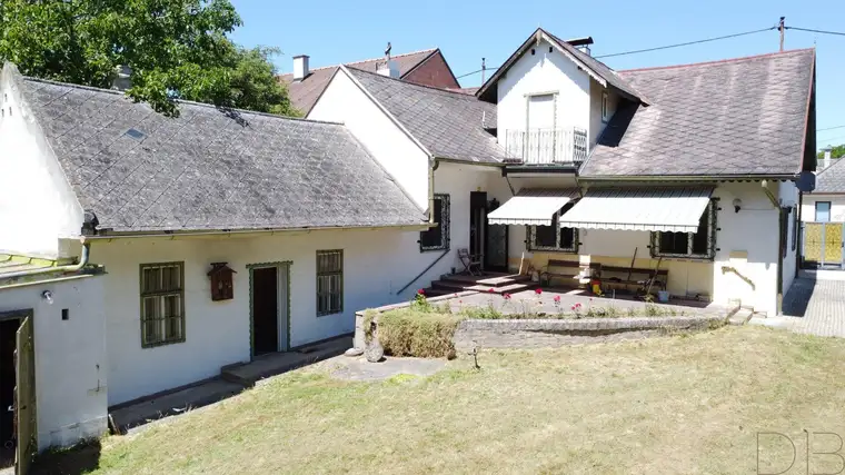 DB IMMOBILIEN | Großes Grundstück ° Bauland-Agrar Widmung ° mit viel Potenzial und sanierungsbedürftigem Haus zu kaufen!