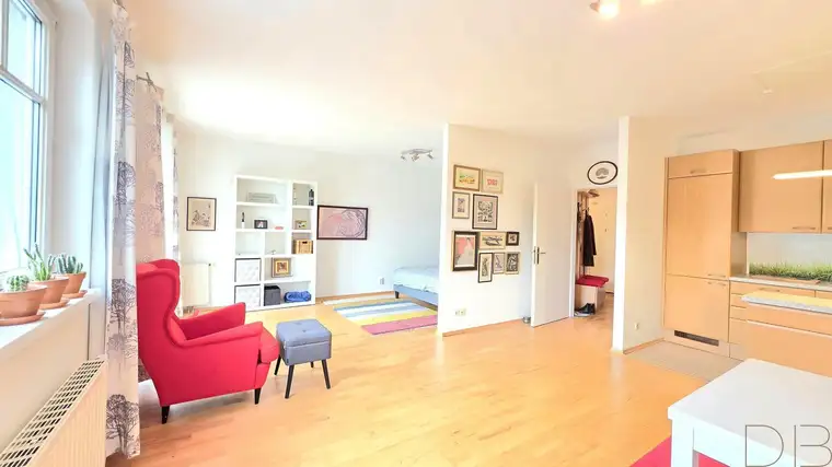 DB IMMOBILIEN | Charmante 1-Zimmer-Wohnung mit Balkon und Stellplatz