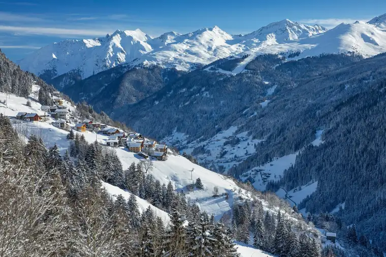 Hoteletage zum Bau von Ferienwohnungen im Paznauntal (Tirol)