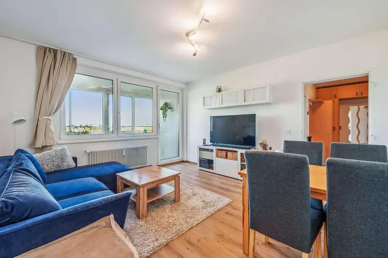 TOP GEPFLEGTE 3-ZIMMER-WOHNUNG MIT LOGGIA AN DER RECHTEN GLANZEILE