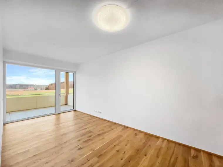 Neuwertige 2 Zimmer-Terrassenwohnung mit moderner Küche nahe dem Holzöstersee