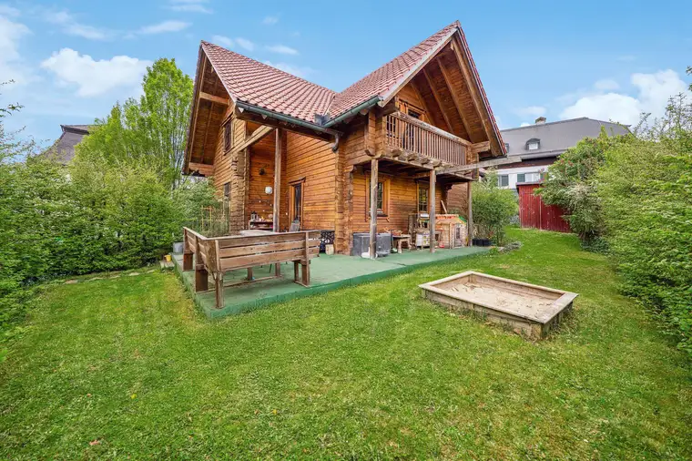 GEPFLEGTES EINFAMILIENHAUS IN NUSSDORF AM HAUNSBERG