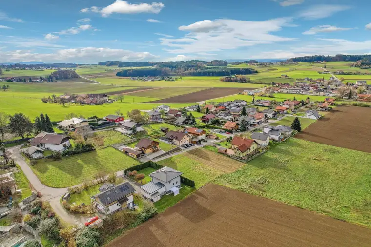 ATTRAKTIVES GRUNDSTÜCK IN RUHIGER LAGE