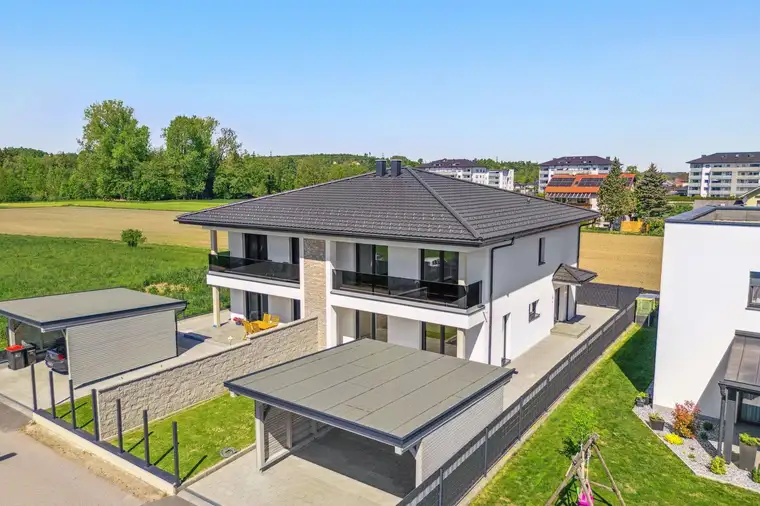 ERSTBEZUG - VIELVERSPRECHENDE DOPPELHAUSHÄLFTE MIT STIL IN RUHIGER LAGE IN MATTIGHOFEN