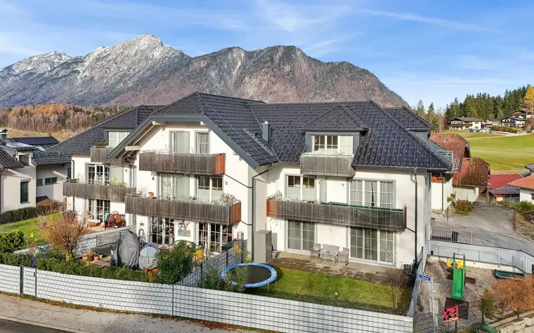 NEUWERTIGE 4-ZIMMER-MAISONETTE-WOHNUNG MIT 2-TG-STELLPLÄTZEN UND BERGBLICK IN GROSSGMAIN