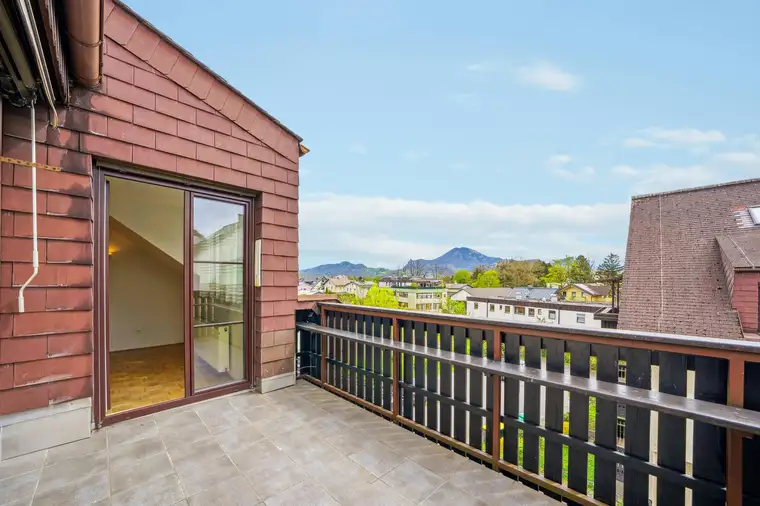 ATTRAKTIVE MAISONETTE-WOHNUNG MIT TERRASSE IN LIEFERING
