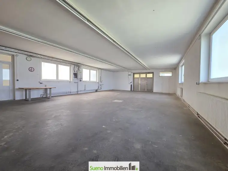 Gewerbehalle – mit Büro &amp; Vorplatz ca. 130m2 Halle + ca. 14m2 Büro