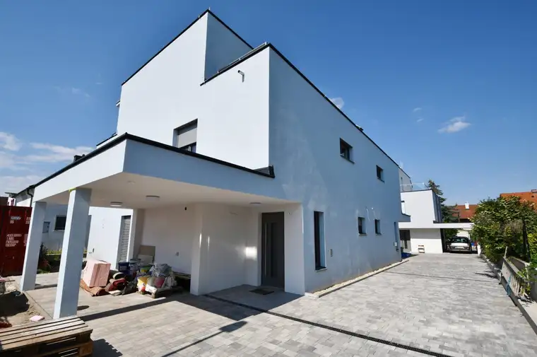 Baris Basaran, BARLEY'S Real Estate & Relocation