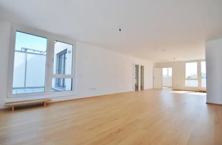 Charmante Dachgeschoss-Wohnung mit großzügigen Terrassen