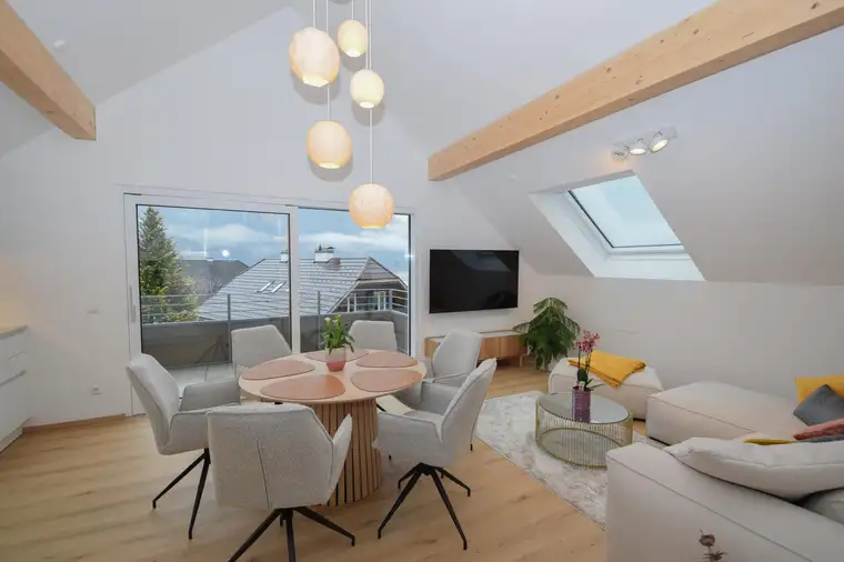 Voll möblierte 3-Zimmer Dachgeschosswohnung in Sankt Gilgen