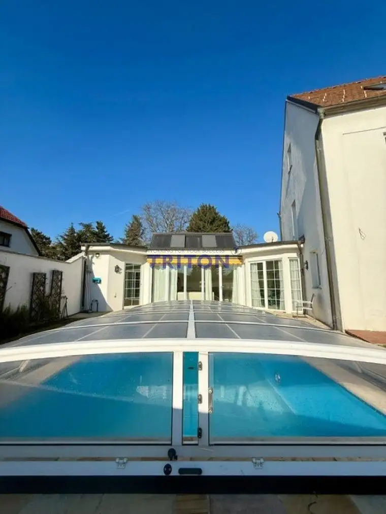 Luxusimmobilie mit Pool zum Verkaufen