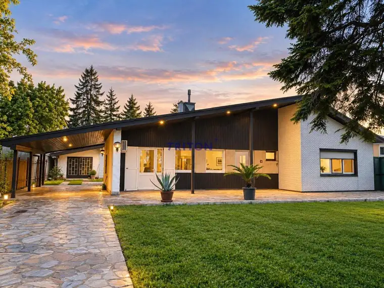 Großzügiger Bungalow mit ca. 330 m² Gesamtfläche – zwei Generationen unter einem Dach