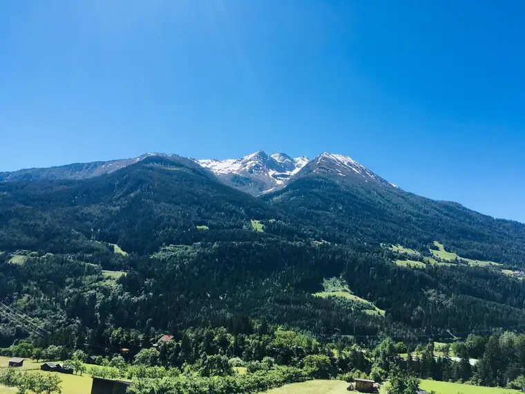 Neubau! Gigantische Fernsicht! Umgeben von Natur! Nahe Ischgl u. St.Anton!
