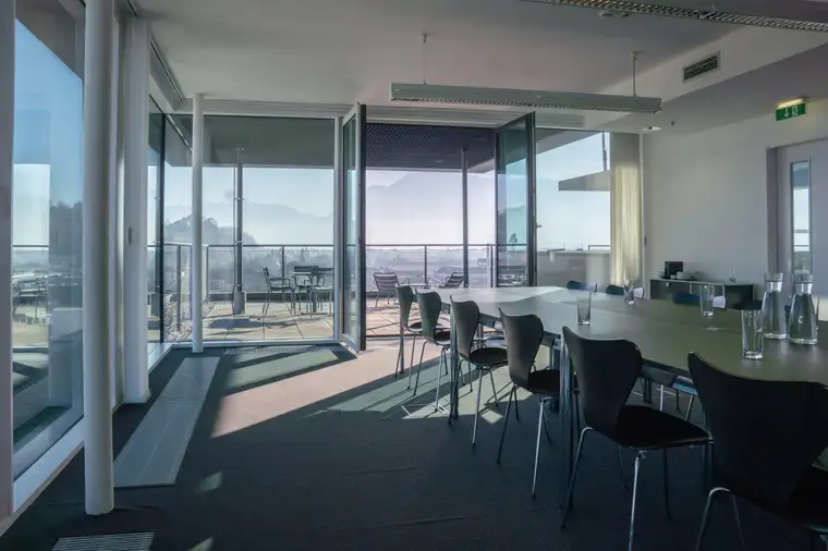Besprechungsraum/Seminarraum mit Dachterrasse im Hochhaus am Stadtwerk
