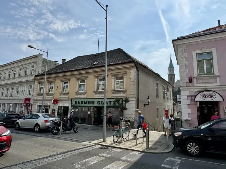 Gewerblich genutztes, denkmalgeschütztes Zinshaus am Stadtplatz | sehr guter Ertragslage