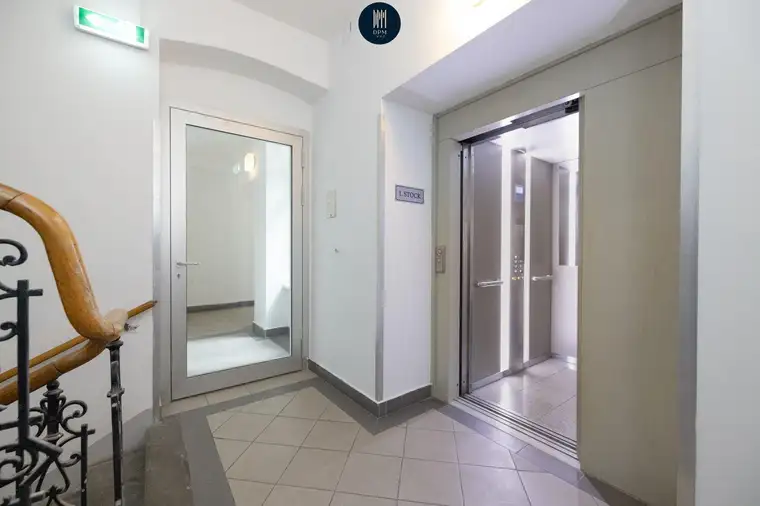 Charmante 5-Zimmer-Altbau-Wohnung in Zentrumsnähe !!