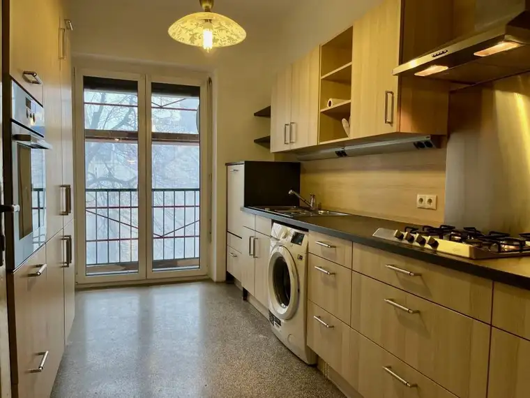 ++++ GROSSZÜGIGE 3-ZIMMER-WOHNUNG MIT ZWEI BALKONEN ++++