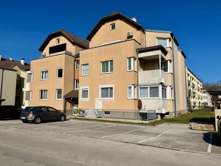 +++ IN RUHIGER LAGE - 3 ZIMMER-WOHNUNG MIT TERRASSE! +++