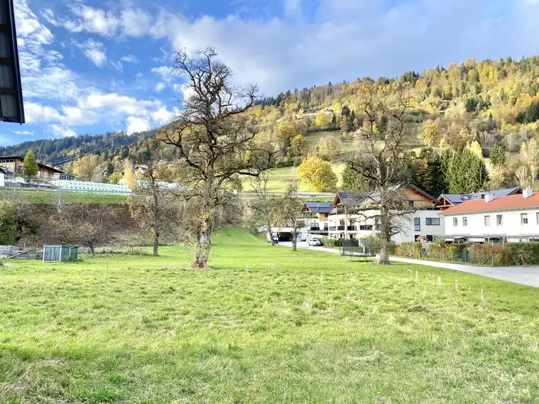 Top Investition! Voll erschlossenes 900 m² Anlagegrundstück mit Wirtschaftsgebäude!