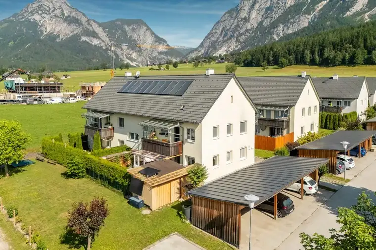 Wunderschöne 3-Zimmer-Eigentumswohnung mit Balkon, Carport und traumhaftem Bergblick in Gröbming!