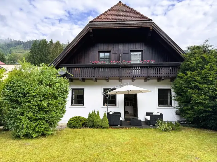 Kachelofenwärme &amp; Alpenkulisse!Charmantes Wohnhaus mit Planaiblick
