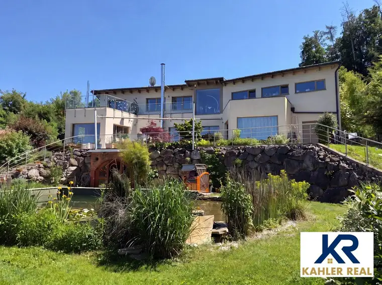 Exklusives Naturdomizil mit Schwimmbiotop, Weinkeller und Panoramablick