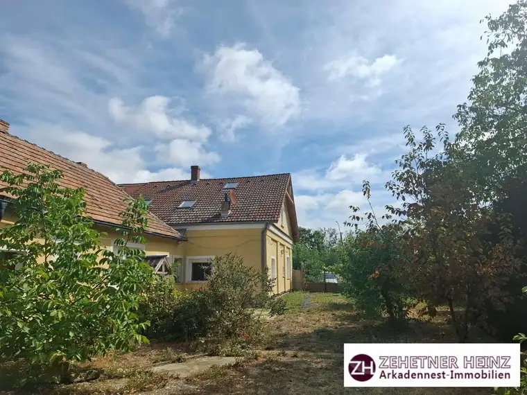 Zauberhaftes, einzugsbereites Anwesen auf 2600 m² unbeschreiblich romantischem Grund – nur wenige Minuten nach Österreich