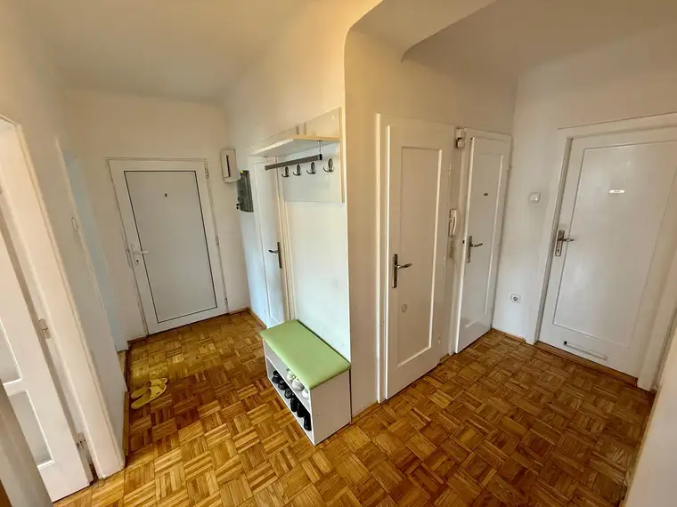 Viel Platz &amp; beste Anbindung: 4-Zimmer-Wohnung mit Balkon in Wien-Margareten