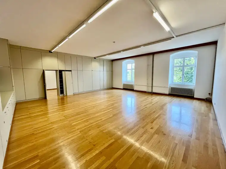 Ab 6€ per qm, ab 23 qm! Modernisierte Büro/Praxis Einheiten, auch Gemeinschaftspraxis möglich!