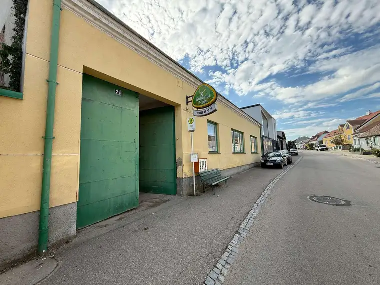 Sanierungsbedürftiges Dorfhaus mit großzügigem Stadl &amp; ca. 250 m2 Nutzfläche und eigener Galerie!