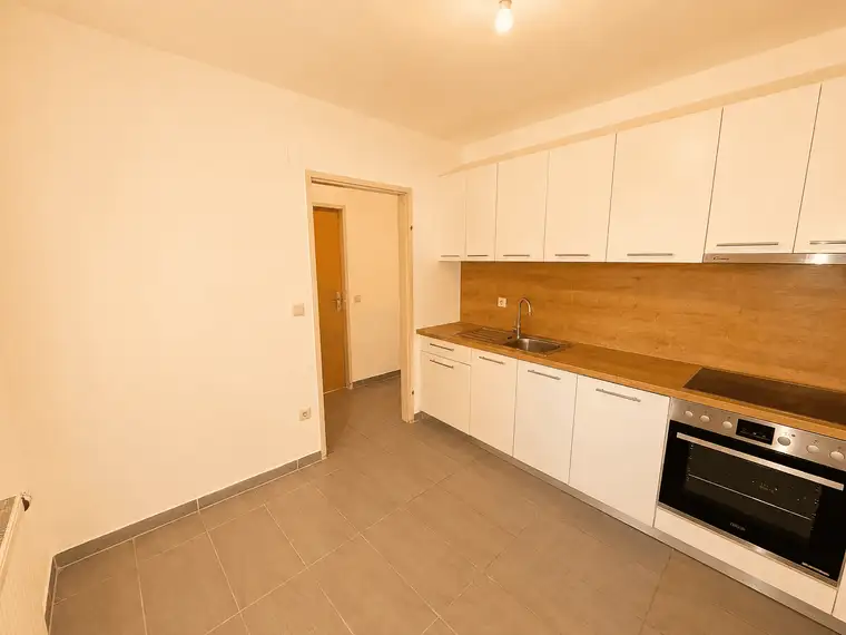 Neuer Eigentümer schafft neues Wohngefühl: Helle 2-Zimmer-Erdgeschosswohnung mit ca. 57 m²