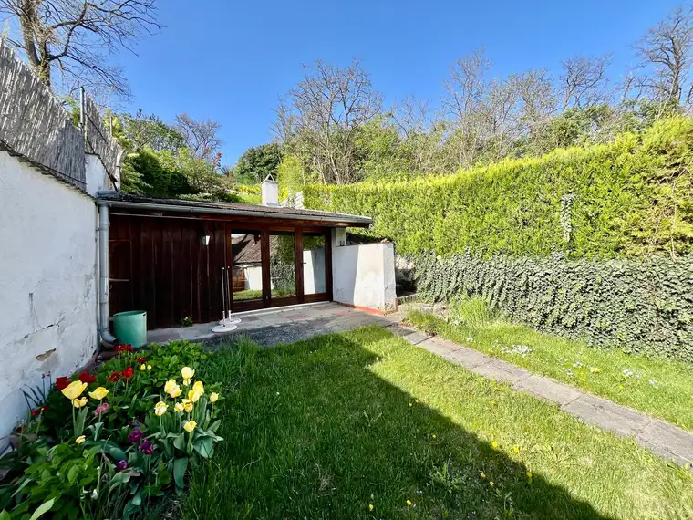 Einfamilienhaus mit 1.679 qm Grundstücksfläche, zwei Stadl, Garage und Halle, auf drei Parzellen!