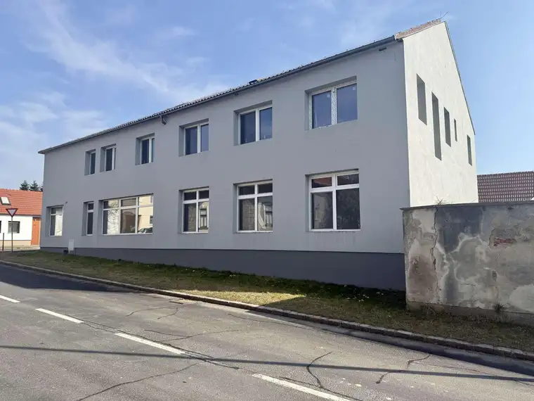 530 m² voller Möglichkeiten – Wohn- &amp; Geschäftshaus in Kaisersdorf