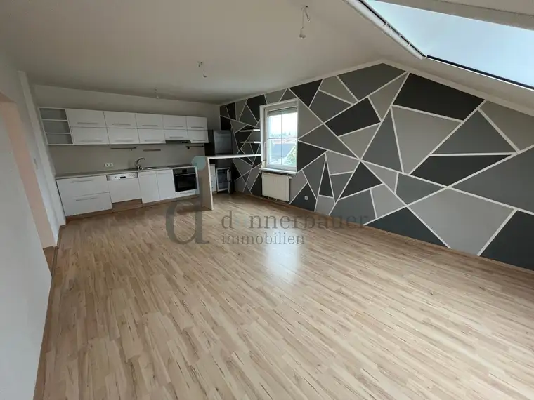 2-Zimmer-Dachgeschosswohnung, inklusive Heizkosten!