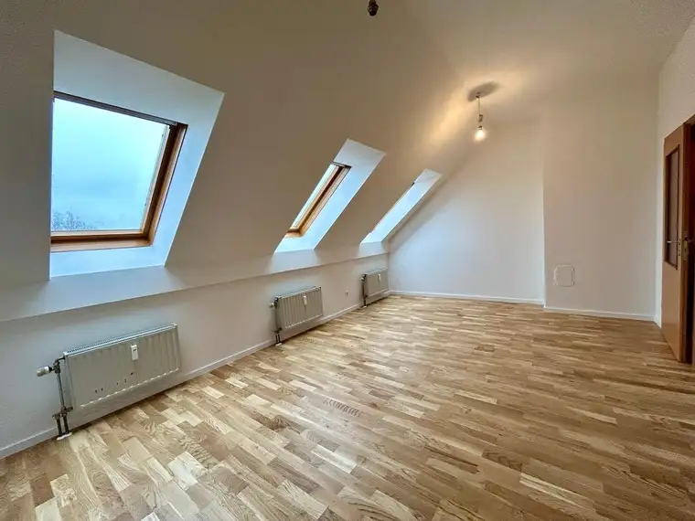 Ab August verfügbar: Moderne 2-Zimmer-Dachgeschosswohnung in Fürstenfeld